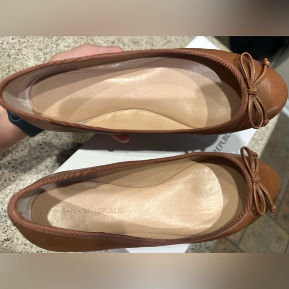 Banana Republic Shoes - Banana Republic flats